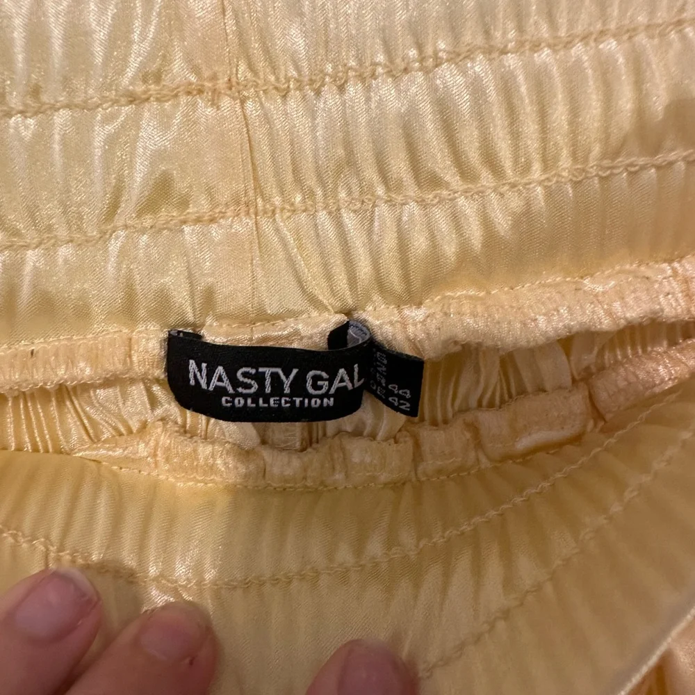 Nasty Gal Plisse Flippy Short - Picture 5 of 5